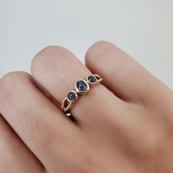 COPY - 10k solid yellow gold Cat eye ring size 5 - Picture 3 of 12